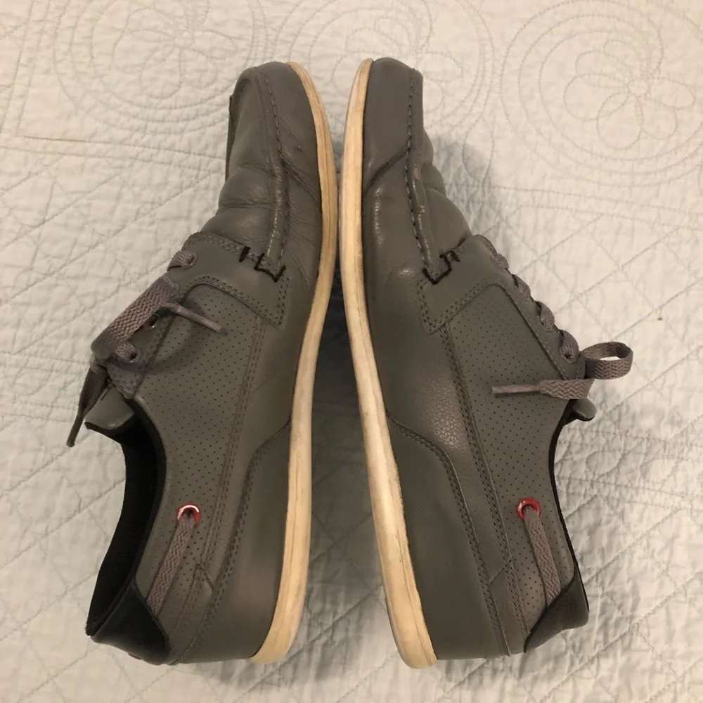 Lacoste Dreyfus leather boat shoe sneaker. Size 8.5.